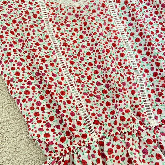 Flower Patterned Top With Ruffled Stitch - Picture 3 of 5